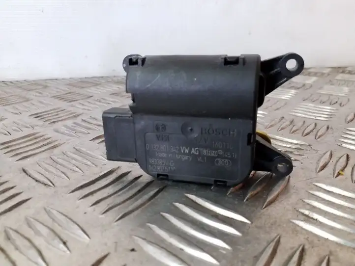 Audi A3/S3 8P (2008 - 2013) 1K2907511C Двигатель задвижки потока воздуха — фото 1