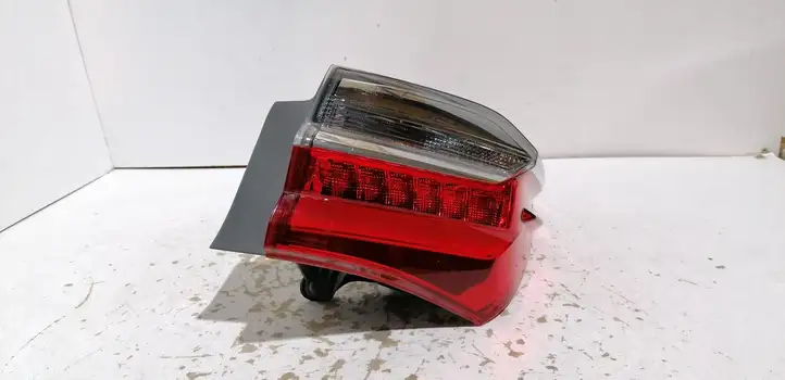 Toyota Corolla E160 E170 (2013 - ) 8155002A80 Задний фонарь в кузове — фото 7