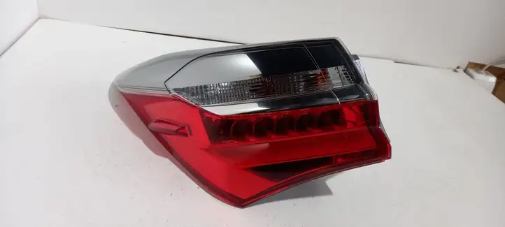 Toyota Corolla E160 E170 (2013 - ) 8156002A80 Задний фонарь в кузове — фото 1