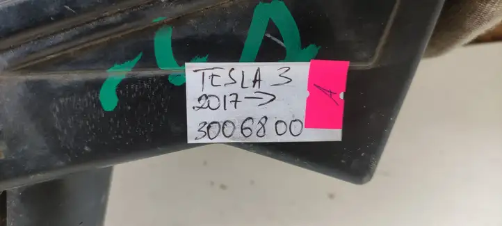 Tesla Model 3 (2017 - 2023) 1077391 Дневные ходовые огни (LED) — фото 4