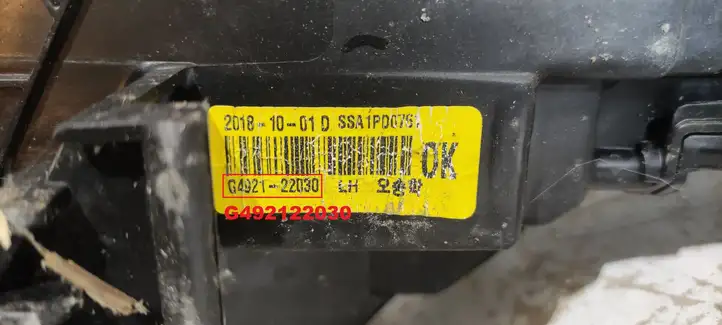 Hyundai i30 (2017 - ) G492122030 Передняя фара — фото 3