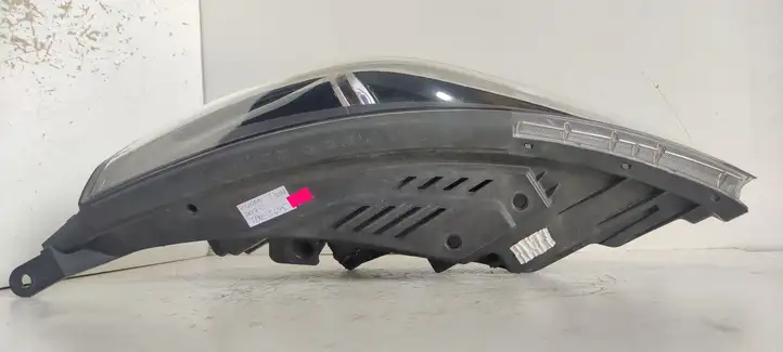 Hyundai i30 (2017 - ) G492122030 Передняя фара — фото 4