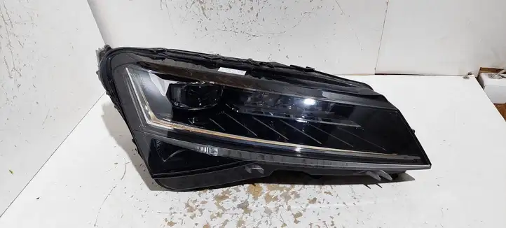 Skoda Superb B8 (3V) (2015 - 2023) 3V1941016D Передняя фара — фото 1