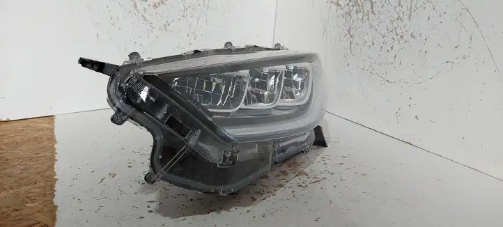 Toyota Yaris XP210 (2020 - ) Передняя фара — фото 8