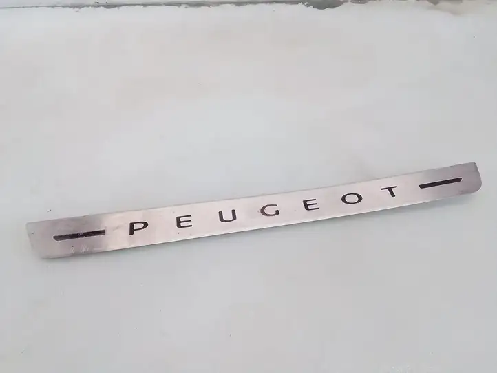 Peugeot 2008 II (2019 - ) 98326989RW Внутренняя отделка переднего порога — фото 1