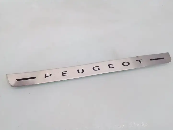 Peugeot 2008 II (2019 - ) 98326989RW Внутренняя отделка переднего порога — фото 1