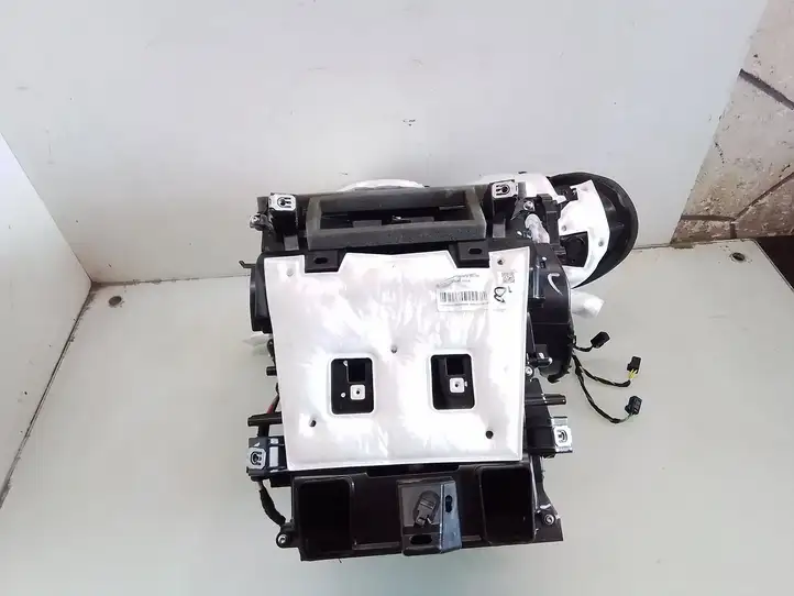 Peugeot 2008 II (2019 - ) 9830697580 Пластиковый корпус — фото 2