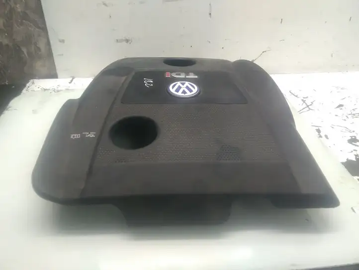 Volkswagen Golf IV (1998 - 2005) 8E0145806C Крышка двигателя декоративная — фото 2