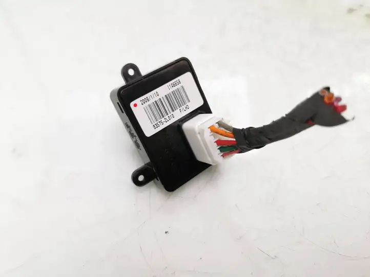 Hyundai i30 (2007 - 2012) 935752l010 Кнопка стеклоподъемников — фото 3