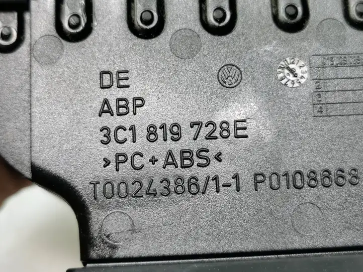 Volkswagen PASSAT B6 (2005 - 2010) 3C2819728D Центральный воздушный дефлектор — фото 6