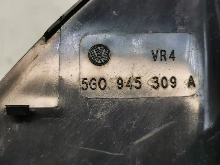 Volkswagen Golf VII (2013 - 2019) 5G0945309A Отделка (ленточка) заднего фонаря — фото 2