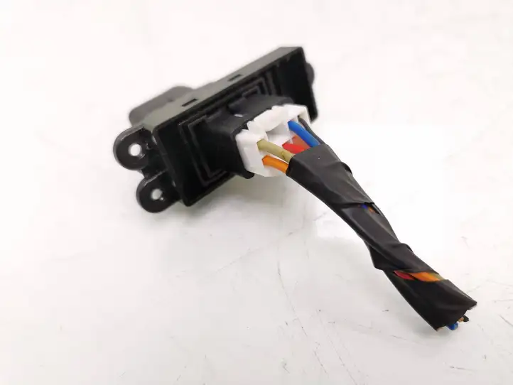 Hyundai i30 (2007 - 2012) Кнопка стеклоподъемников — фото 2