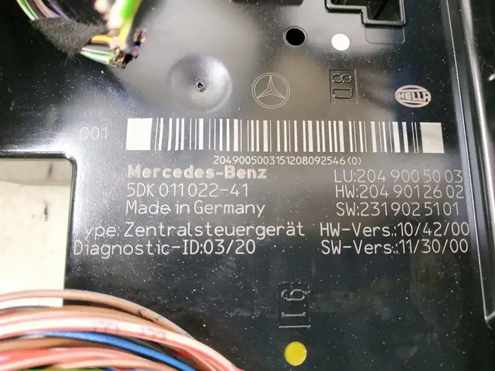 Mercedes-Benz C W204 (2007 - 2014) 2049005003 Блок предохранителей — фото 6