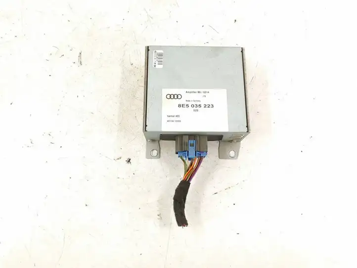 Audi A4 S4 B6 8E 8H (2000 - 2006) 8E5035223 Усилитель звука — фото 1