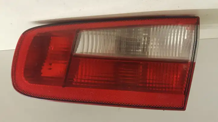 Renault Laguna II (2001 - 2005) Задний фонарь в крышке багажника — фото 1