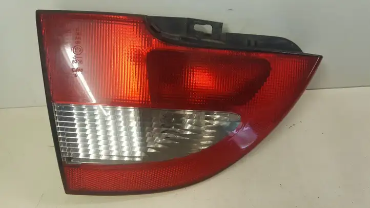 Renault Megane I (1995 - 2002) Задний фонарь в крышке багажника — фото 1