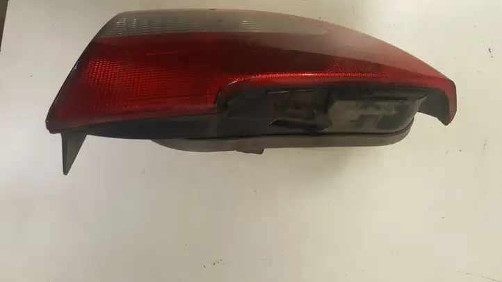 Renault Megane I (1995 - 2002) Задний фонарь в крышке багажника — фото 5
