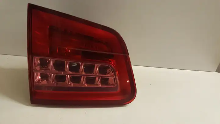 Citroen C5 (2008 - 2017) Задний фонарь в крышке багажника — фото 1