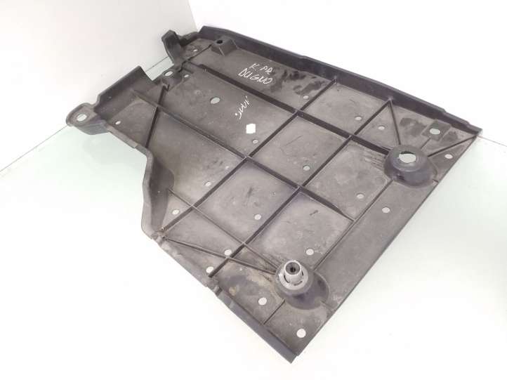 5816602030 Toyota Auris E180 Vidurinė dugno apsauga