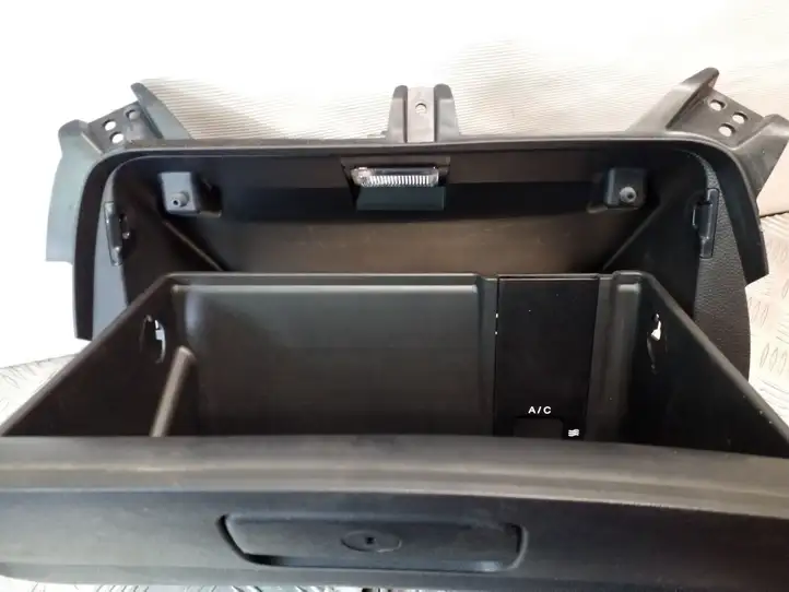 Hyundai ix35 (2009 - 2013) 845412Y900 Вещевой ящик — фото 2
