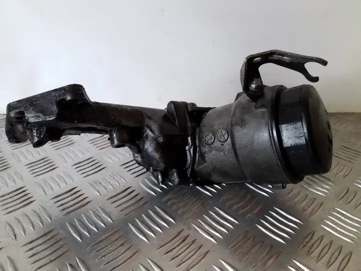 Mercedes-Benz R W251 (2005 - 2013) 6740273366 Кронштейн масляного фильтра — фото 1