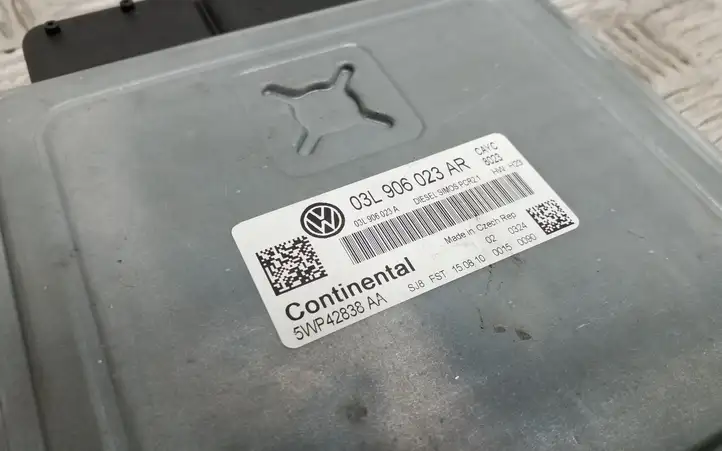 Volkswagen Touran II (2010 - 2016) 03L906023AR Блок управления двигателем (ECU) — фото 4