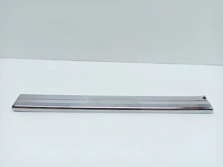 Mercedes-Benz CLS C219 (2003 - 2011) A2196800135 Внутренняя отделка переднего порога — фото 7