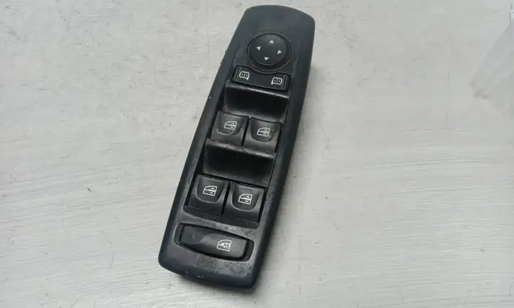 Renault Laguna III (2007 - 2015) 809610007R Кнопка стеклоподъемников — фото 1