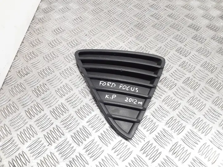 Ford Focus (2011 - 2015) BM5117K947A Нижняя решетка переднего бампера — фото 1