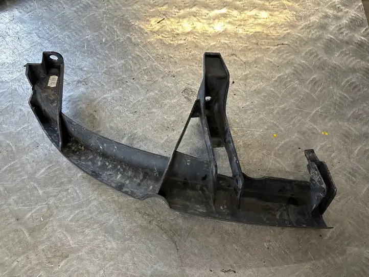 Renault Scenic II - Grand scenic II (2003 - 2006) 8200183741 Кронштейн переднего бампера — фото 1