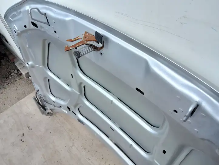 Volvo XC70 (2004 - 2007)   Капот