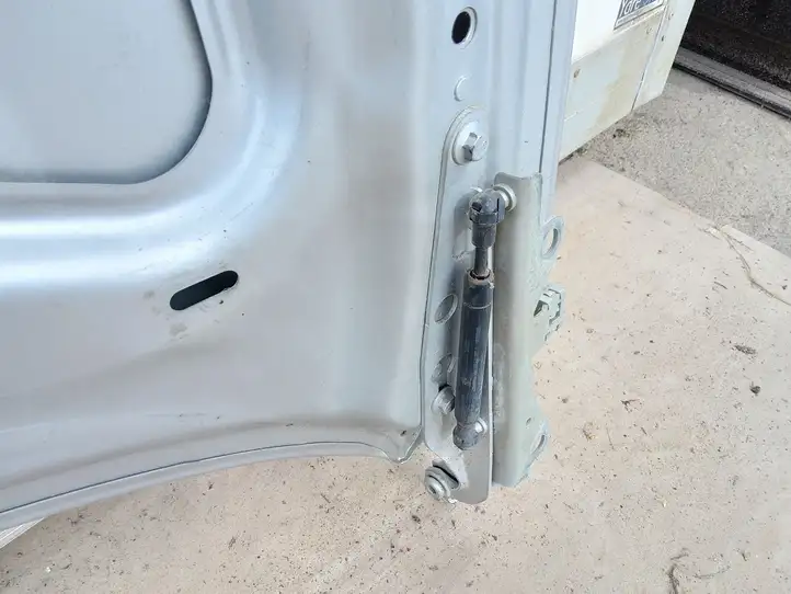 Volvo XC70 (2004 - 2007)   Капот