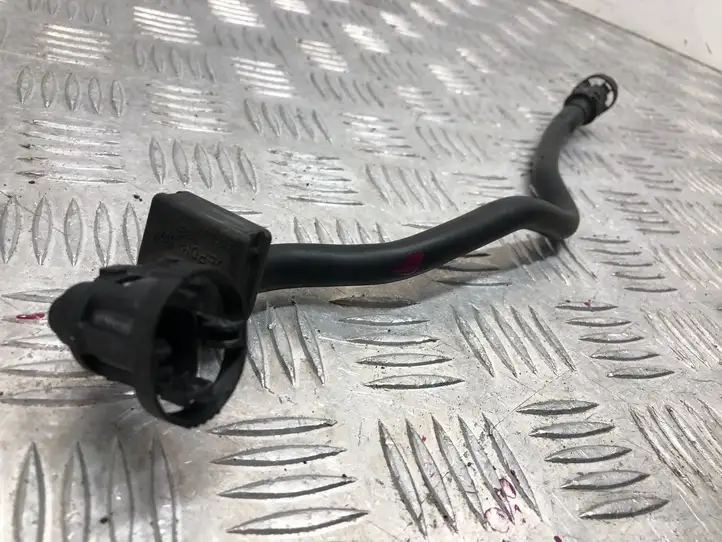 BMW 3 F30 F35 F31 (2012 - 2018) 8600882 Трубки и шланги — фото 1