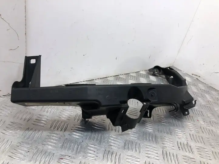 BMW 3 E90 E91 (2005 - 2012) 7138401 Кронштейн передней фары — фото 1