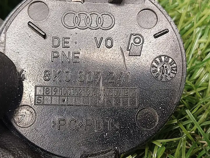 Audi A4 S4 B8 8K (2007 - 2011) 8K0807241 Заглушка буксировочной петли — фото 2