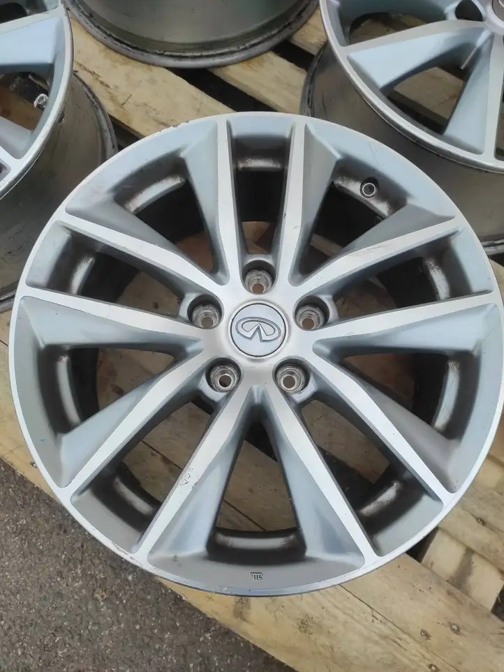 Infiniti Q50 (2013 - 2018) Легкосплавный колесный диск R17 — фото 4