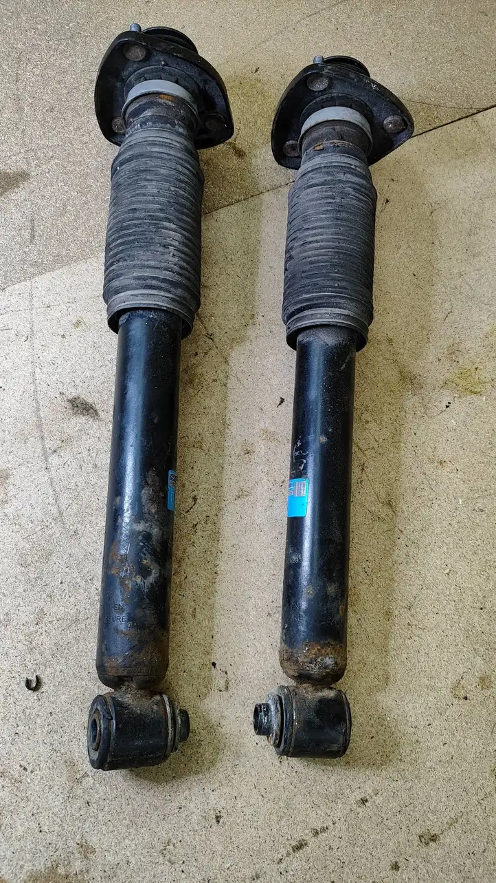 BMW X5 E53 (1999 - 2006)  311233 Задний амортизатор с пружиной