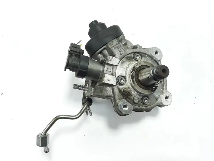 Audi A6 C7 (2011 - 2014) 03L130755AC Топливный насос — фото 1