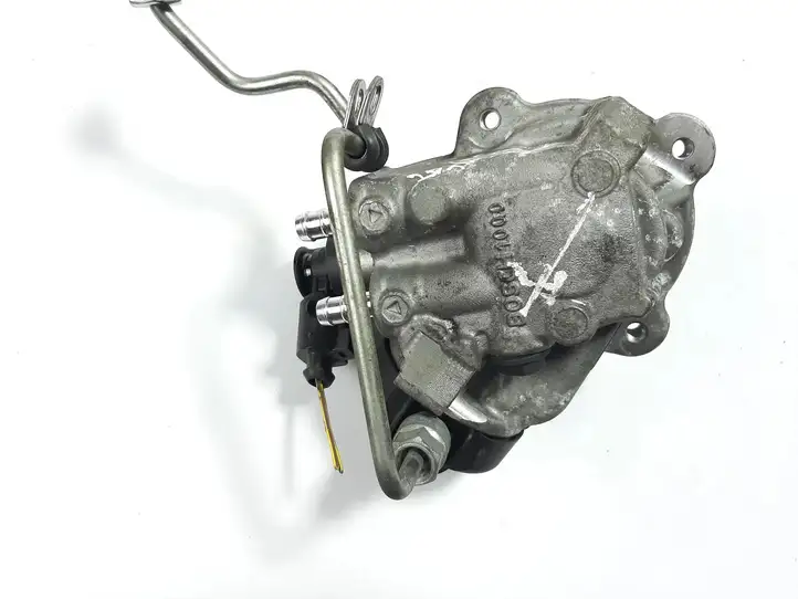 Audi A6 C7 (2011 - 2014) 03L130755AC Топливный насос — фото 3