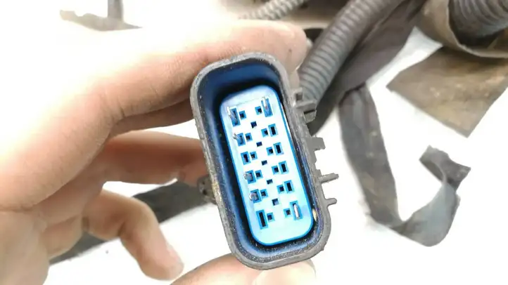 Alfa Romeo GT (2003 - 2010) Проводка двигателя — фото 5