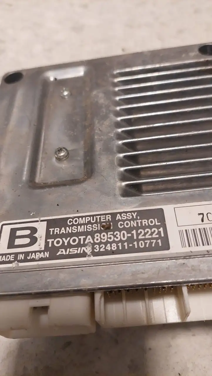 Toyota Corolla E120 E130 (2004 - 2007) 8953012221 Прочие блоки управления — фото 2