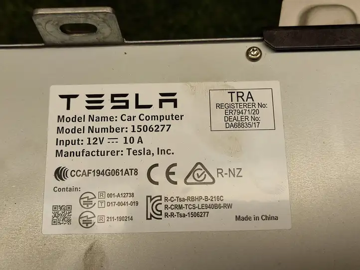 Tesla Model 3 (2017 - 2023) 156678605E Прочие блоки управления — фото 3