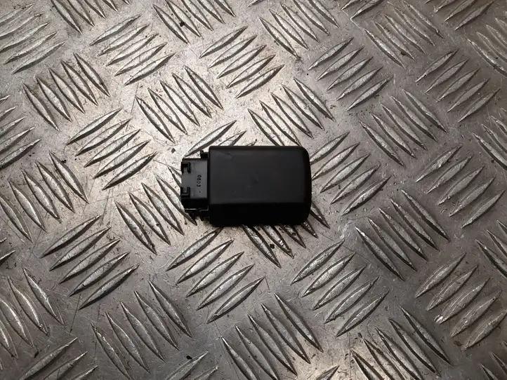 Subaru XV II (2018 - 2021) 86516XC002 Датчик дождя — фото 2