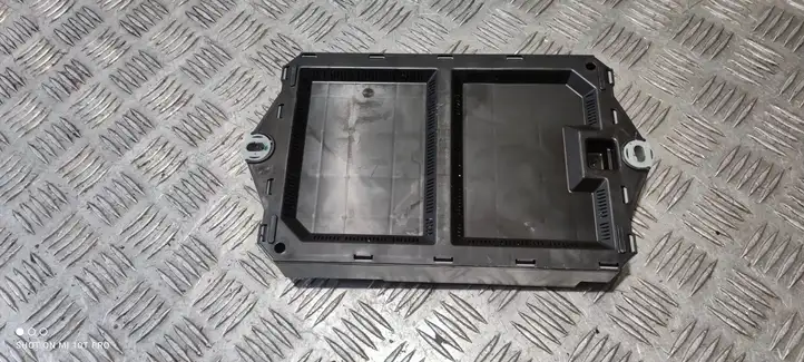 Jaguar XF X250 DX2314D28 Блок предохранителей — фото 3