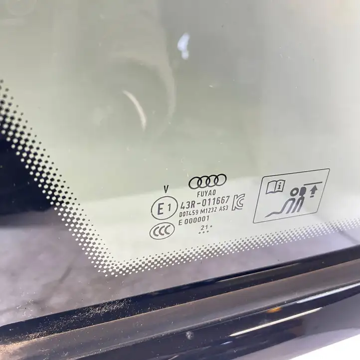 Audi Q3 F3 83A845297G Заднее боковое стекло — фото 6