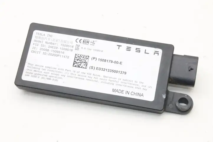 Tesla Model Y (2019 - 2024) 150817900E Антенна Bluetooth — фото 1