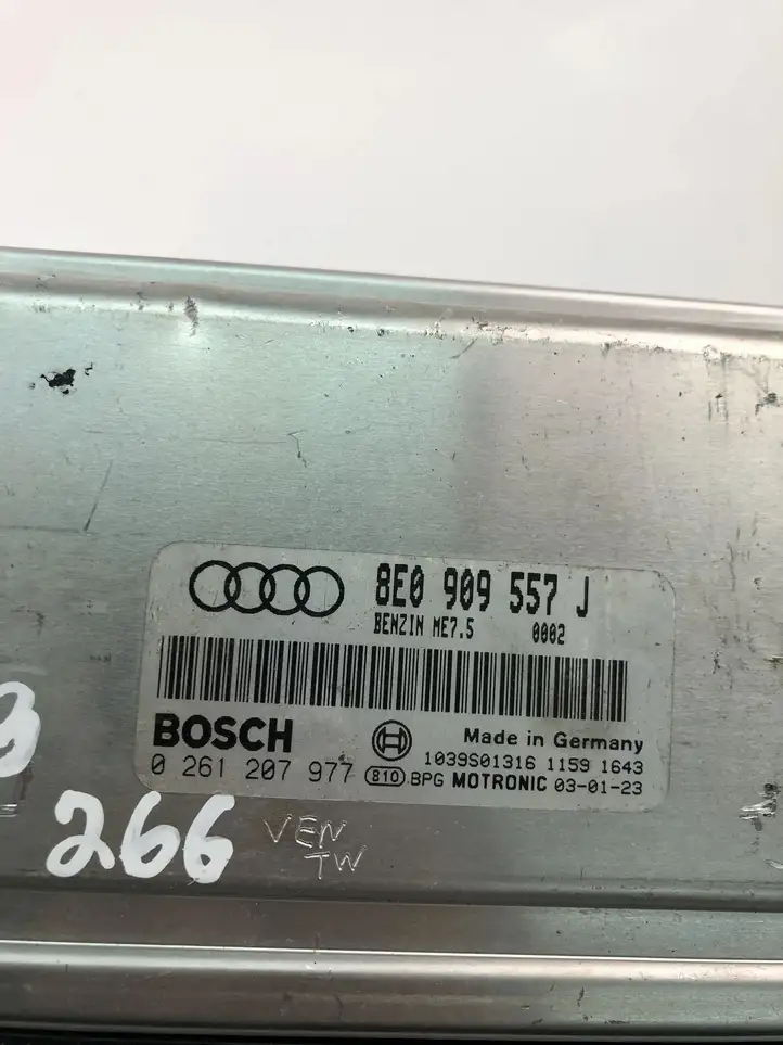 Audi A4 S4 B6 8E 8H (2000 - 2006) 8E0907557J Блок управления двигателем (ECU) — фото 4