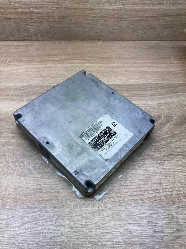 Toyota Corolla E120 E130 (2000 - 2004) 8966102F70 Блок управления двигателем (ECU) — фото 1
