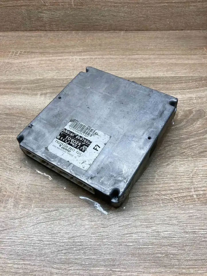 Toyota Corolla E120 E130 (2000 - 2004) 8966102F70 Блок управления двигателем (ECU) — фото 2