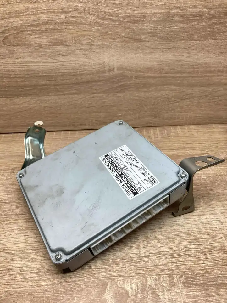 Toyota Corolla Verso AR10 (2004 - 2009) 896610F110 Блок управления двигателем (ECU) — фото 1